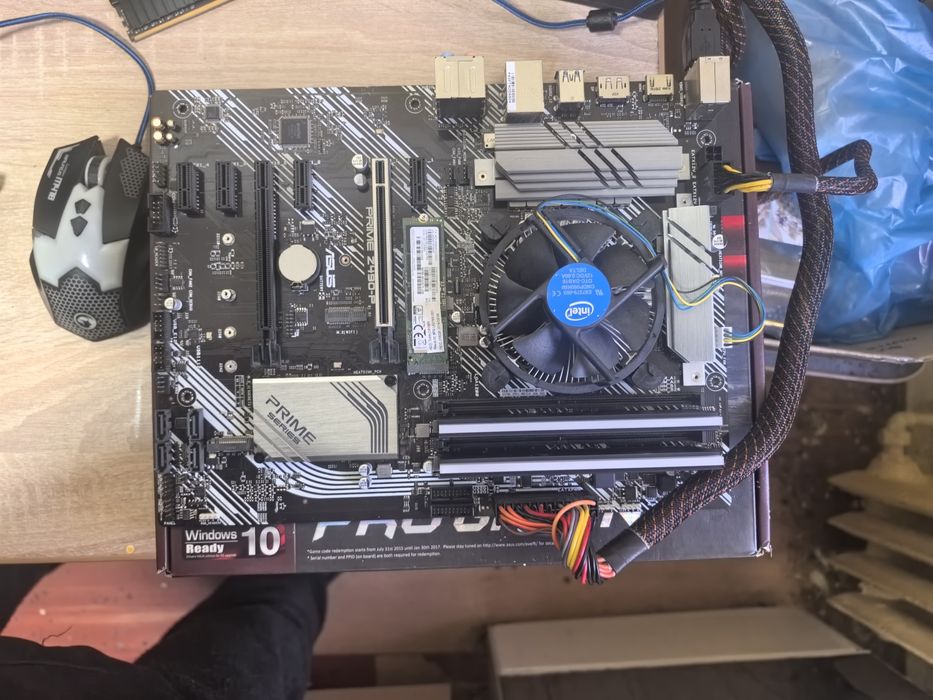 Kit gaming i7 10700kf placa baza ssd m2 256gși rami 16g