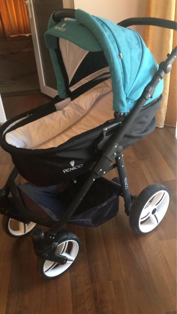 Impecabil!!Vand urgent carucior Venicci  3 in 1