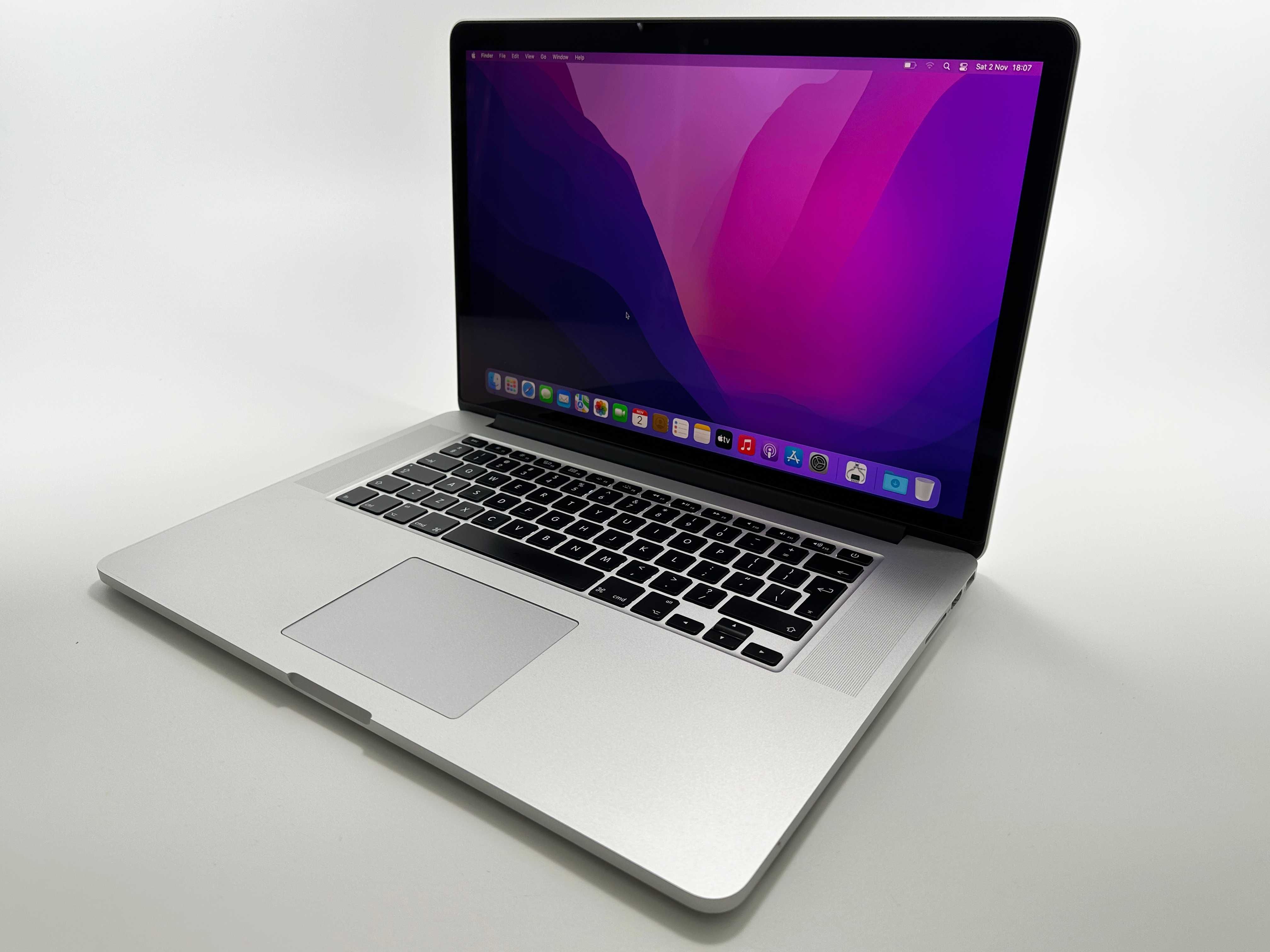 MacBook Pro 15.4 inch i7 16 gb ram 256 gb ssd CA NOU Impecabil