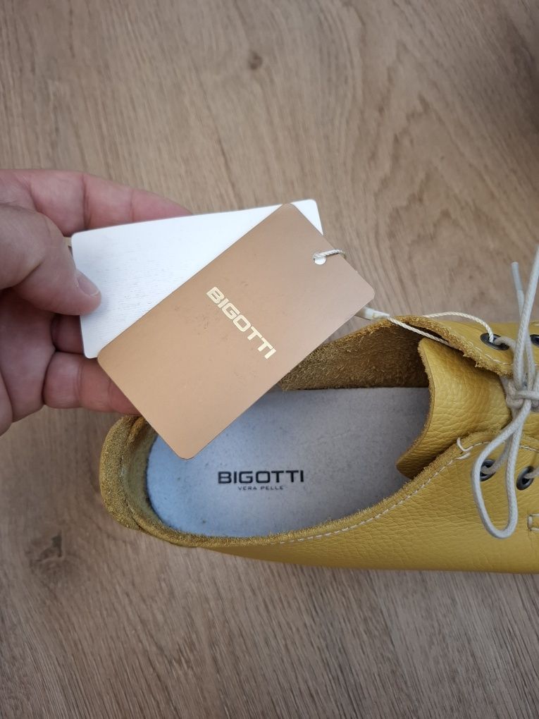 Bigotti,boat shoes galbeni piele.