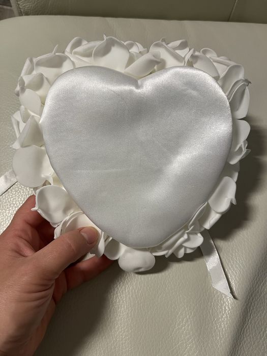 Възглавничка за брачни халки