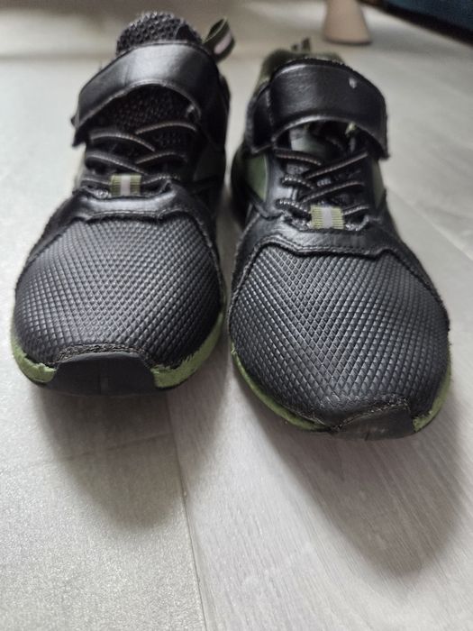 Pret mic! Adidași Reebok băieți, mărimea 34 (22 cm), de plimbare
