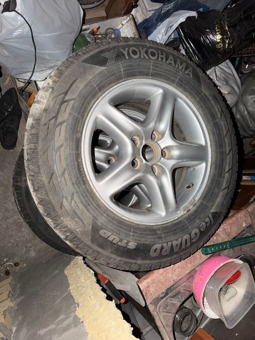 Продам шины вместе с дисками на 16 размер