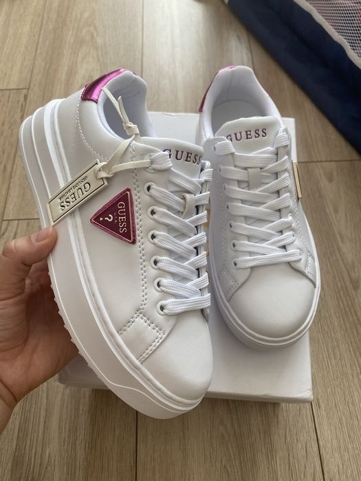 Adidasi Guess albi