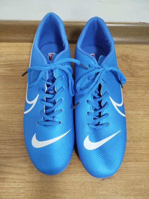 Нови NIKE бутонки размер 40