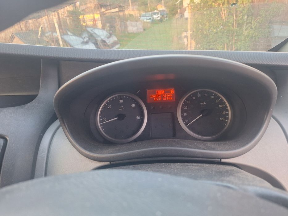 Dezmembrez renault trafic opel vivaro 2.0 dci euro 5