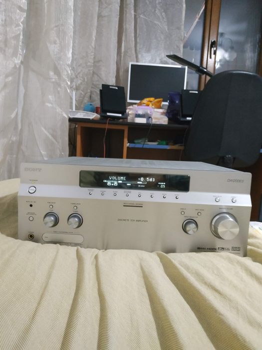 Vând amplituner Sony .