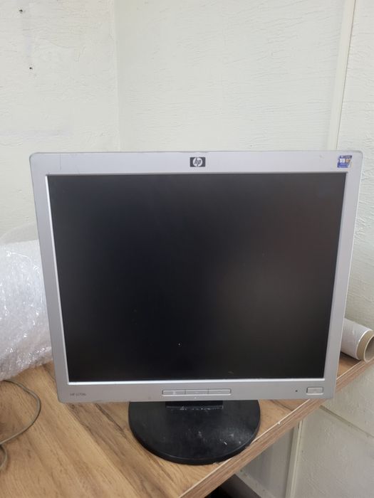 Монитор 17 дюймов для