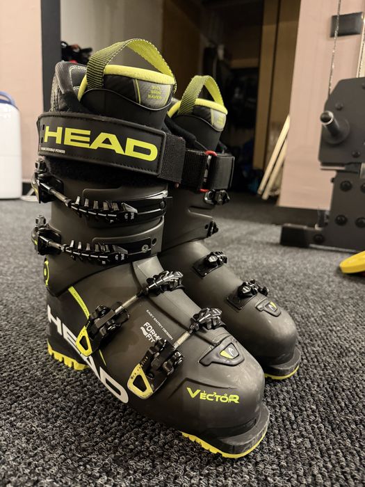 Ски обувки Head. Vector flex 130