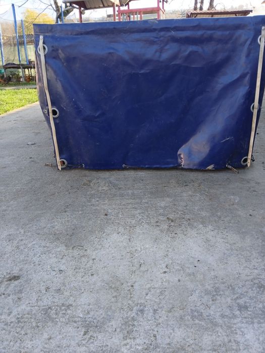 Prelata remorca cu structura metalica