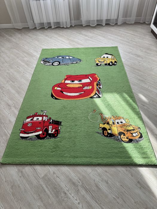 Продоется ковер