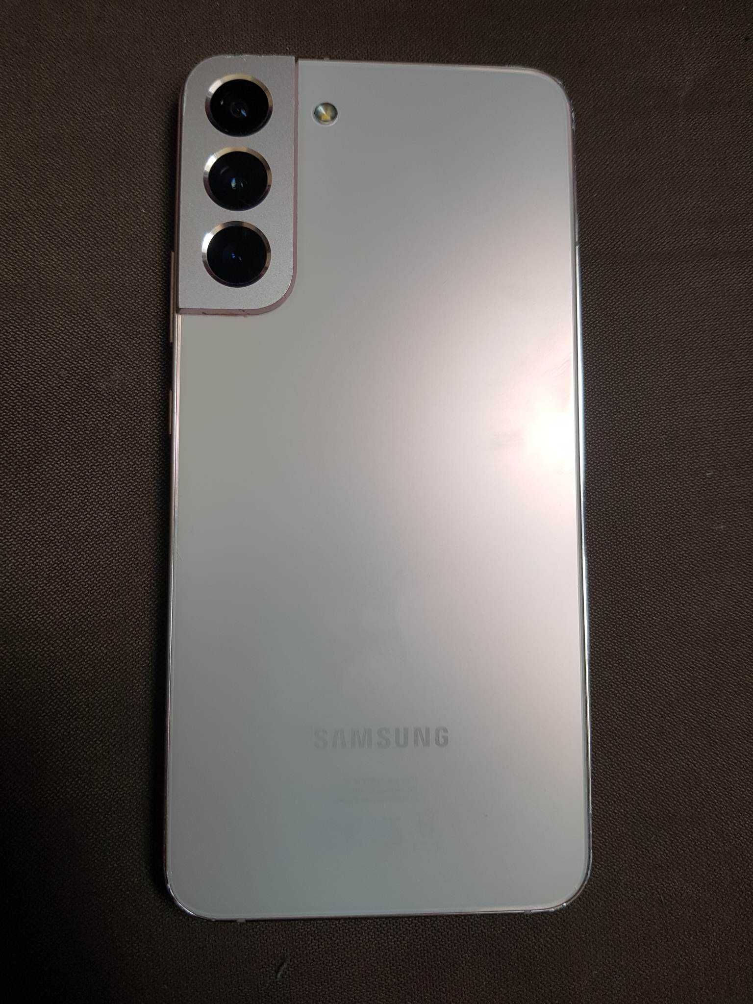 Samsung S22 PLUS