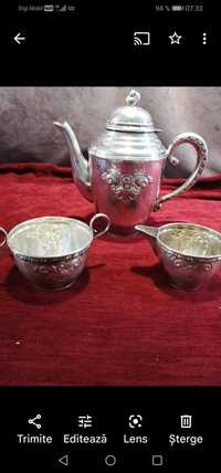 Ceainic argintat cu cana lapte și zahar