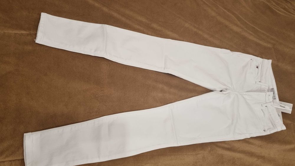 Дамски дънки Levi's и Tommy Hilfiger