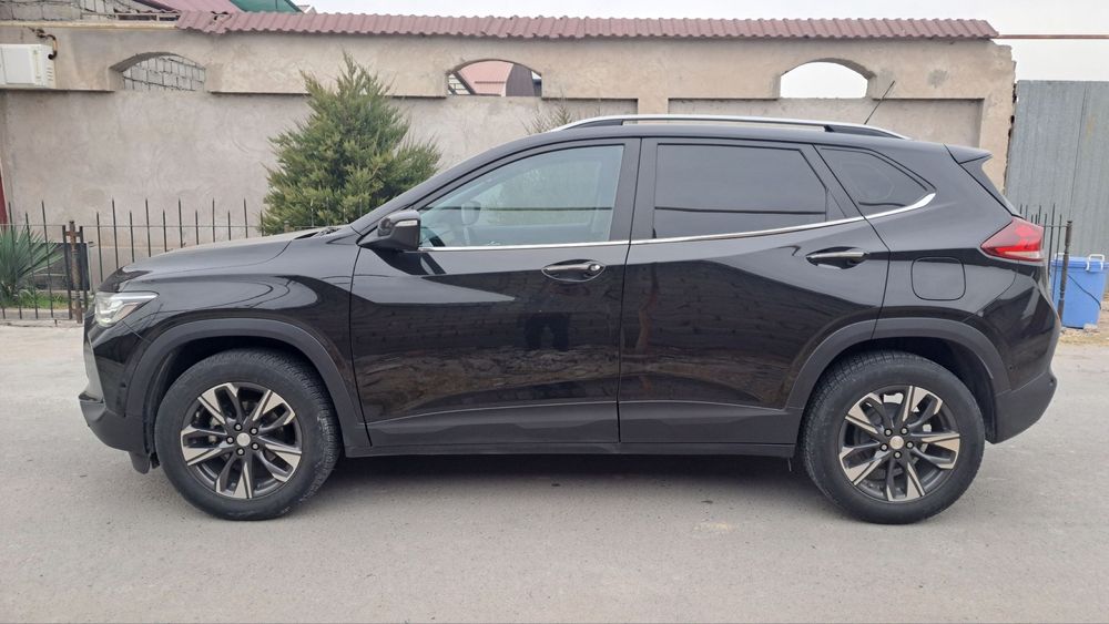 Tracker sotiladi 2023 yil premer toza