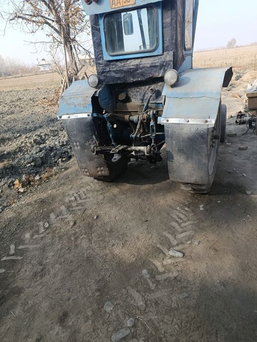 Tiraktor 28 sotiladi