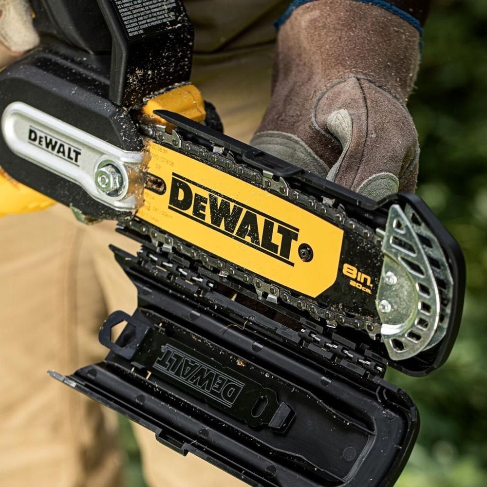 Акумулаторна резачка за дърва DeWALT DCMPS520N 18V / 20 см