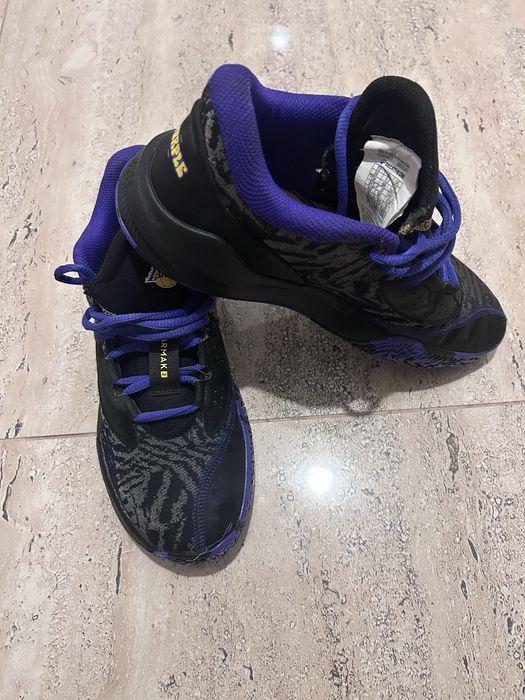 Adidasi pentru baschet