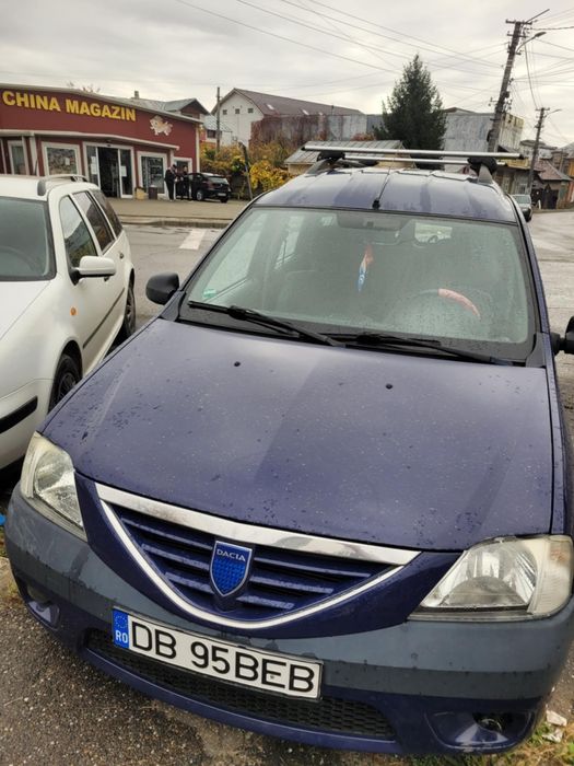 Vând Logan MCV 2008