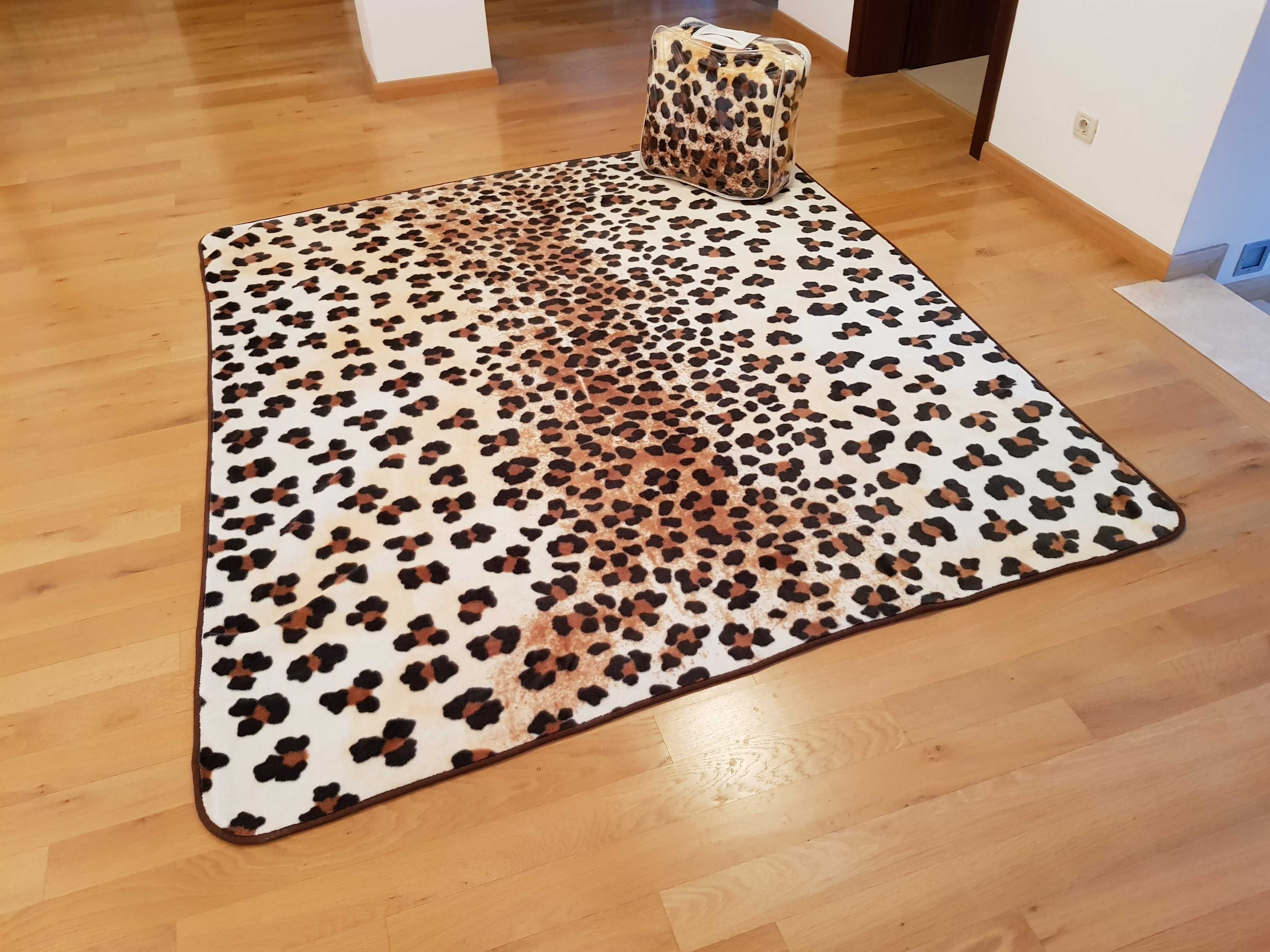 Patura cocolino cu blanita 200x230cm Leopard print