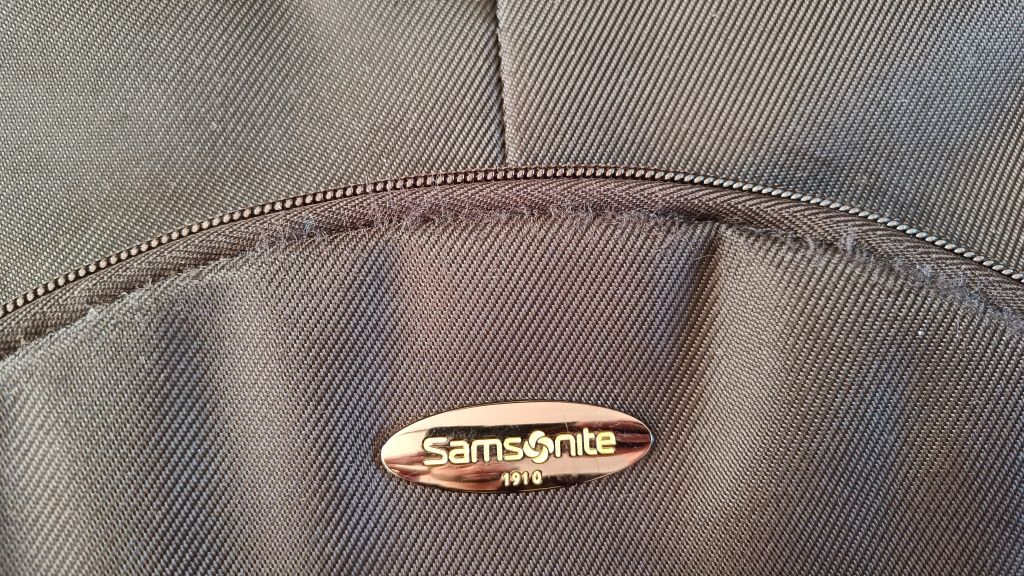 Луксозна бизнес чанта Samsonite за лаптоп 15''
Отлично със