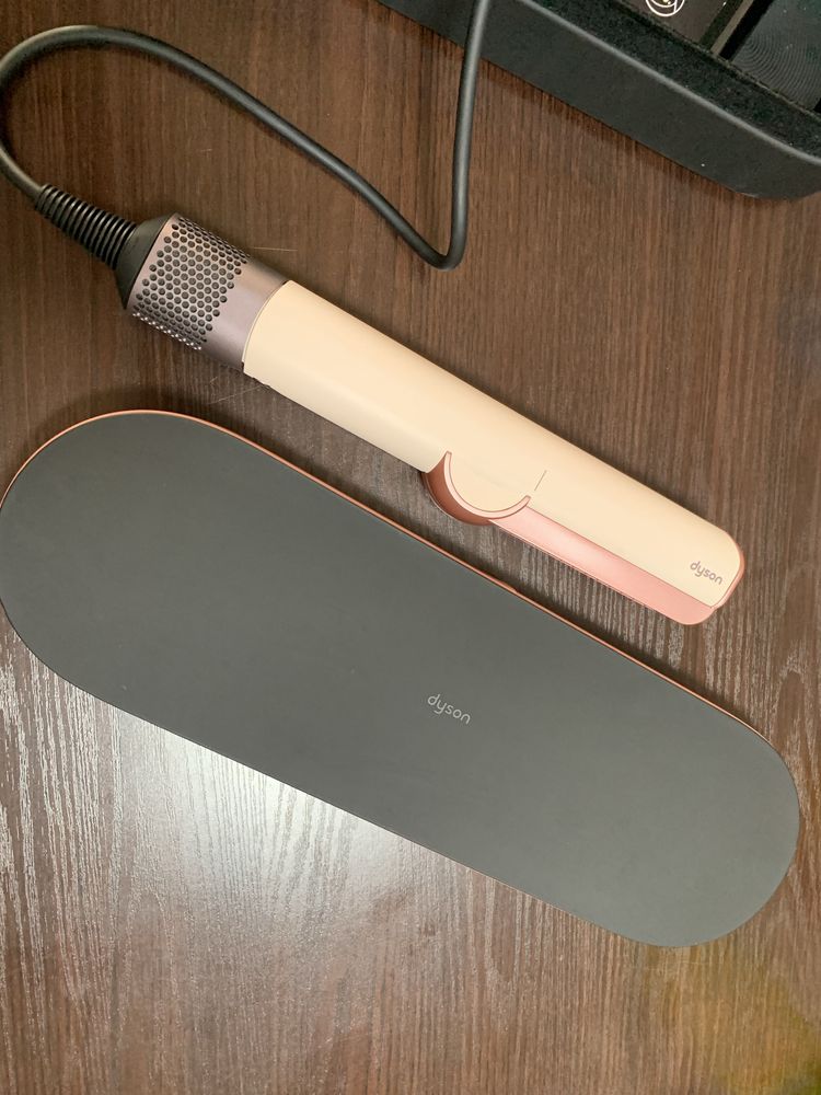 Dyson Airstrait HT01 Sakura