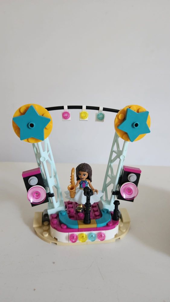 Lego Friends 41390 - Andreea's Car and Stage (2020)