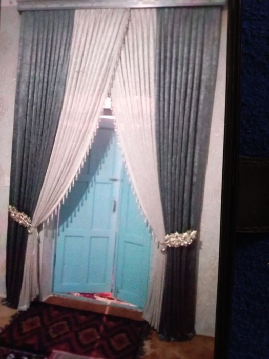 Bizda sotiladigan uy uchun pardalar bor