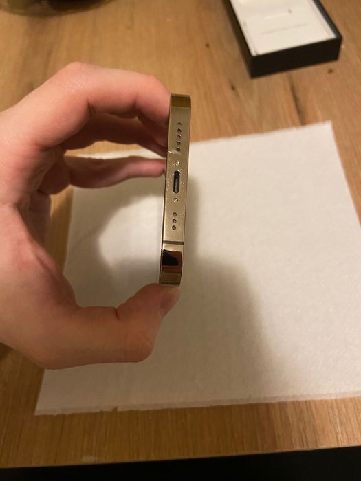 Vand IPhone 13 pro (GOLD)