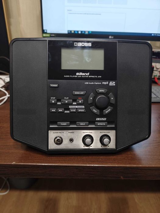 Procesor de chitara BOSS JS-8 eBAND
