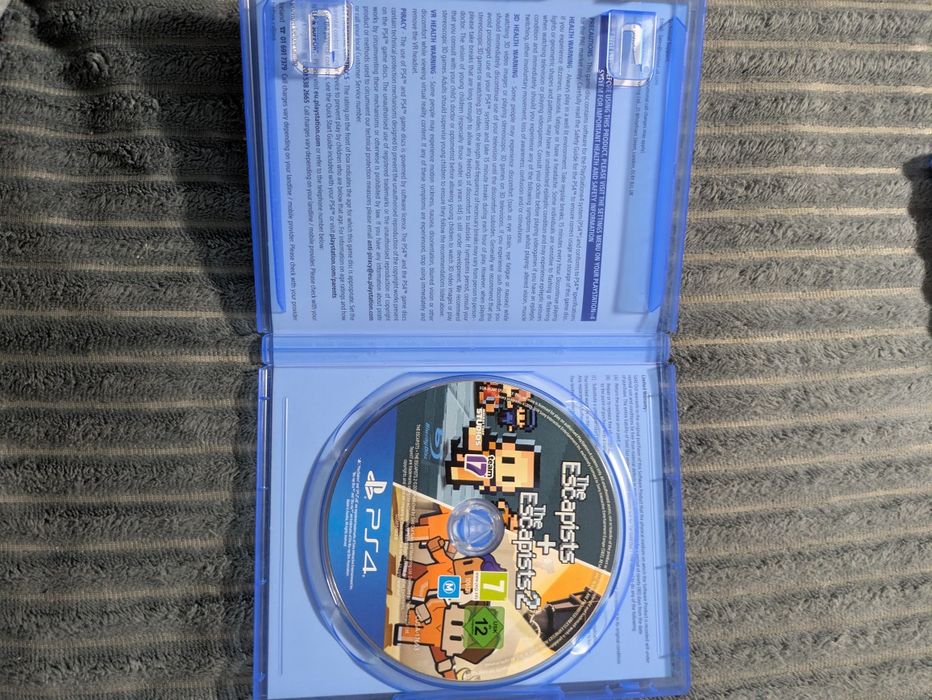 Vând The Escapists 1+2 pentru PS4