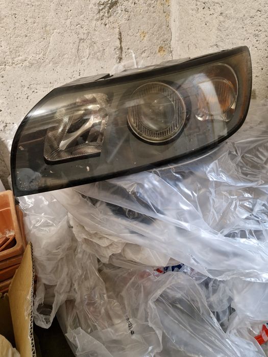Vand 2 faruri volvo v50