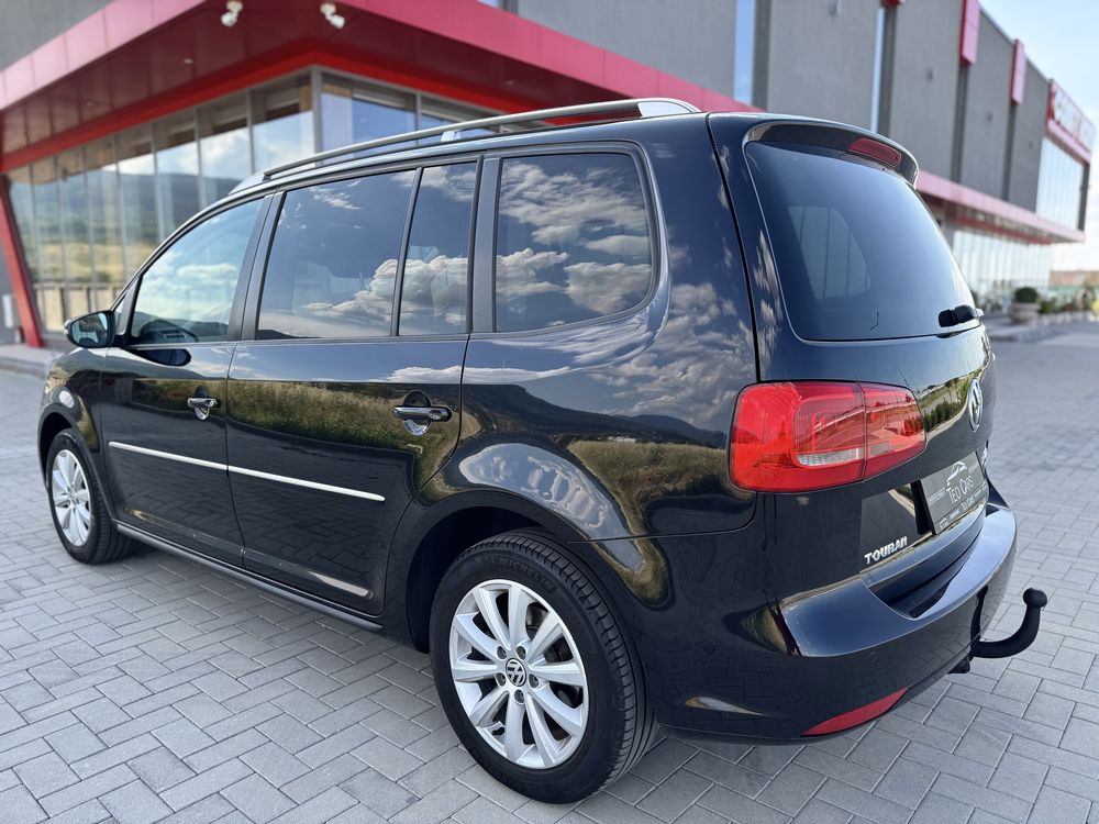 VW Touran 2.0 TDI 140к.с 6+1 / HIGHLINE / DSG / NAVI