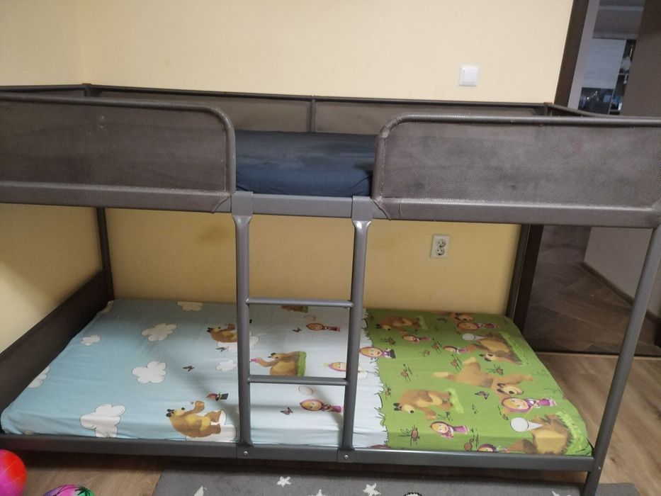 Детско двуетажно метално легло