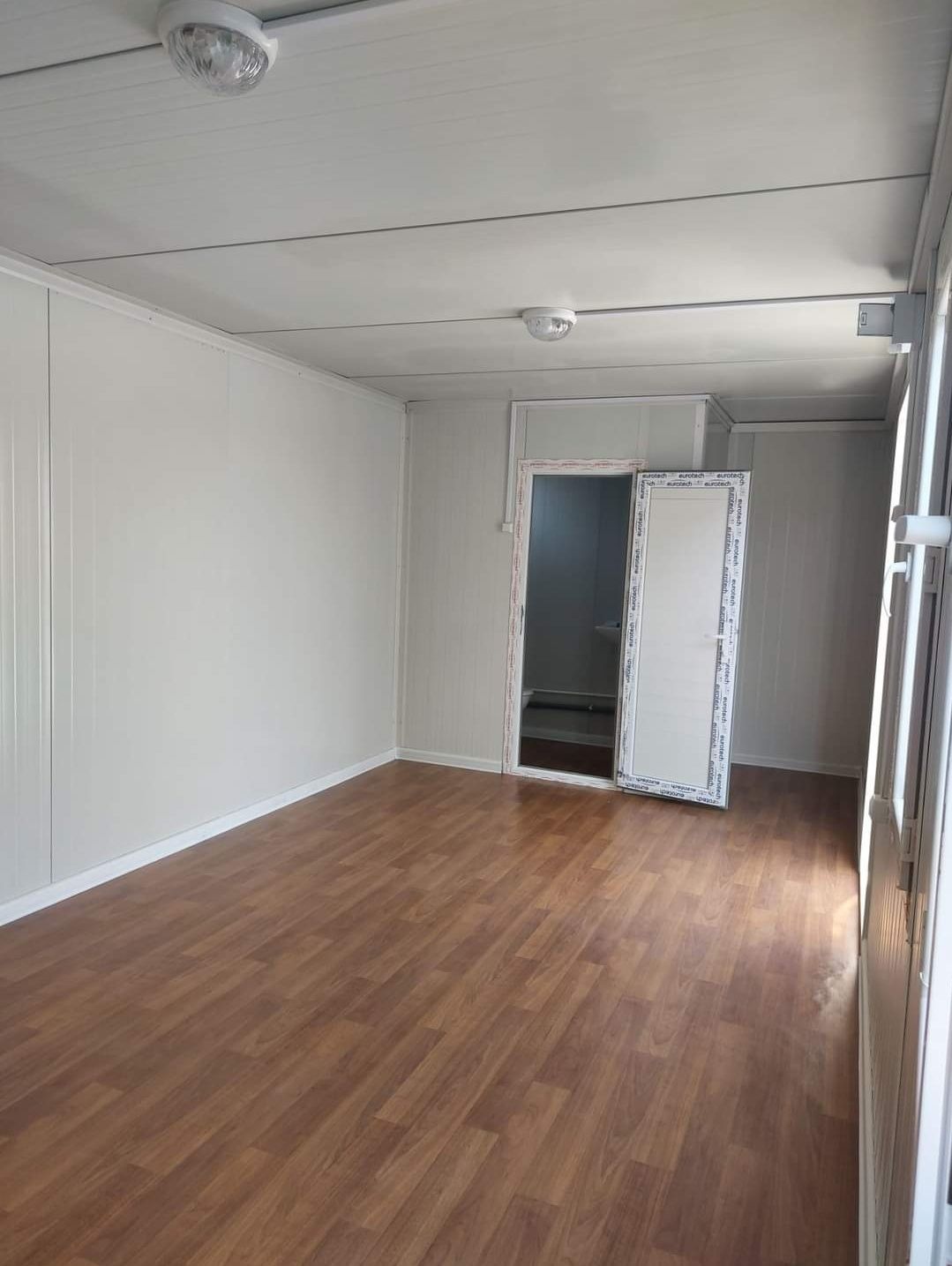 Vand container modular cu grup sanitar propriu