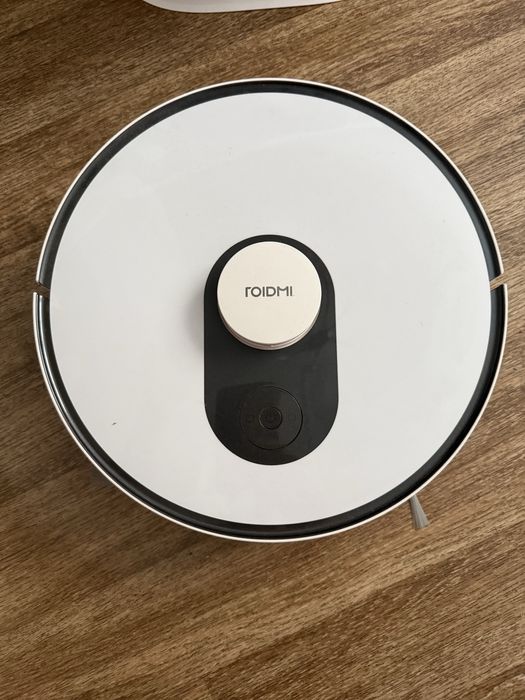 Продам робот пылесос Roibmi eva plus