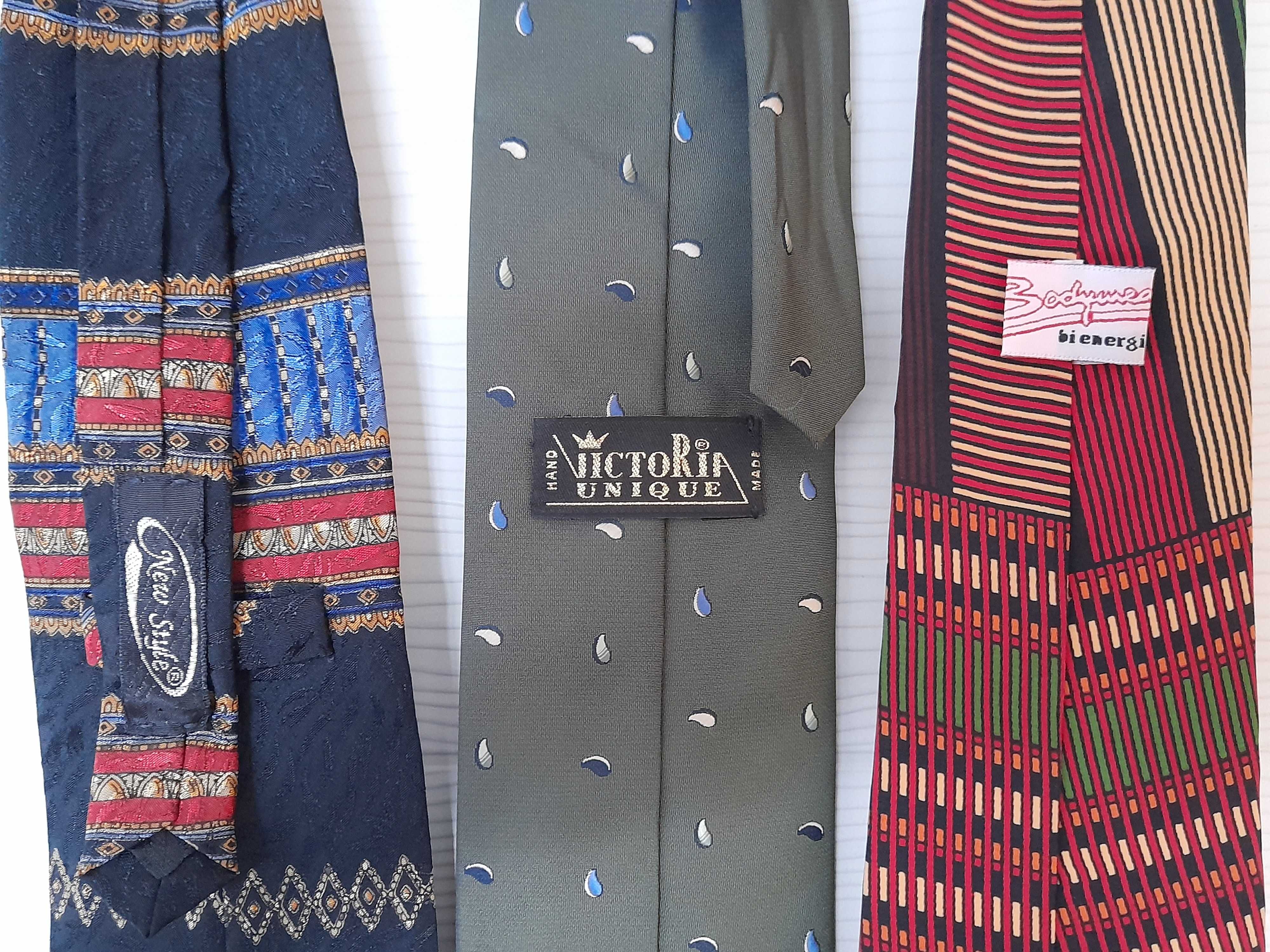 Вратовръзки 3 броя и игла за вратовръзка
