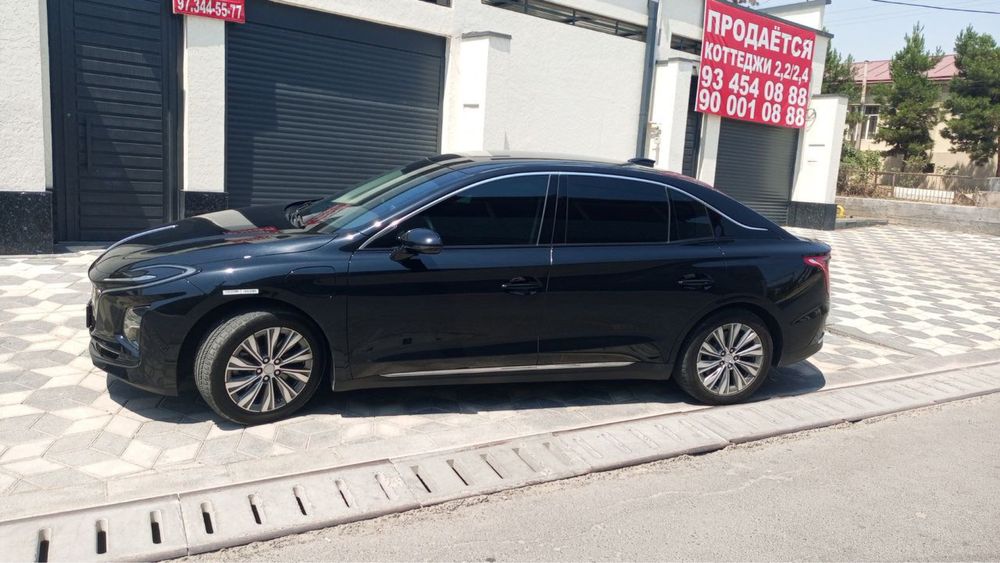 Hongqi eqm5 2024 qora 450 km ligi 26000km yurgan
