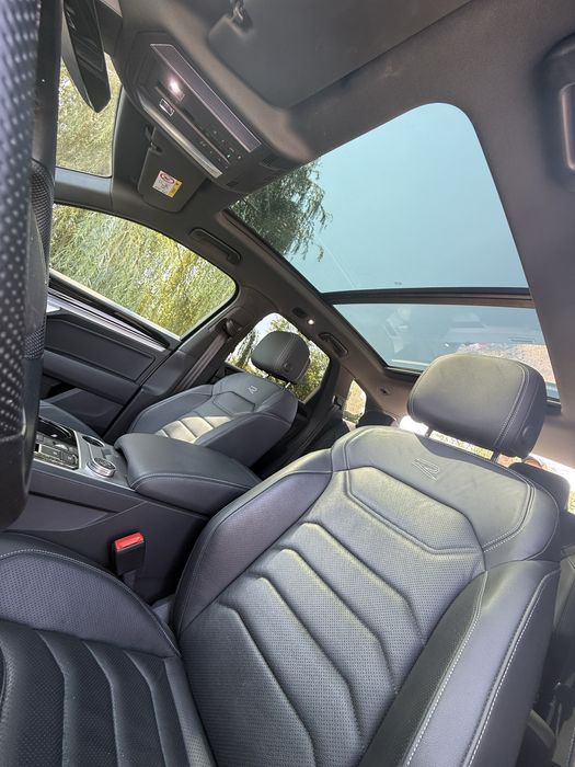 Vand VW TOUAREG R-Line! Masaj Scaune , Scaune Ventilate!Full!