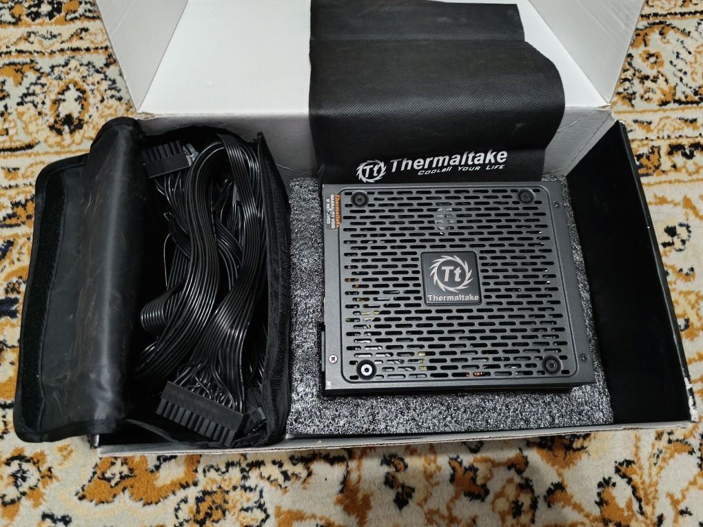 Блок питания 1200W не включается