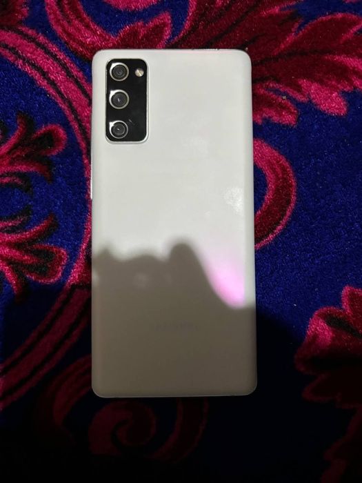 Samsung S20 fe sotiladi