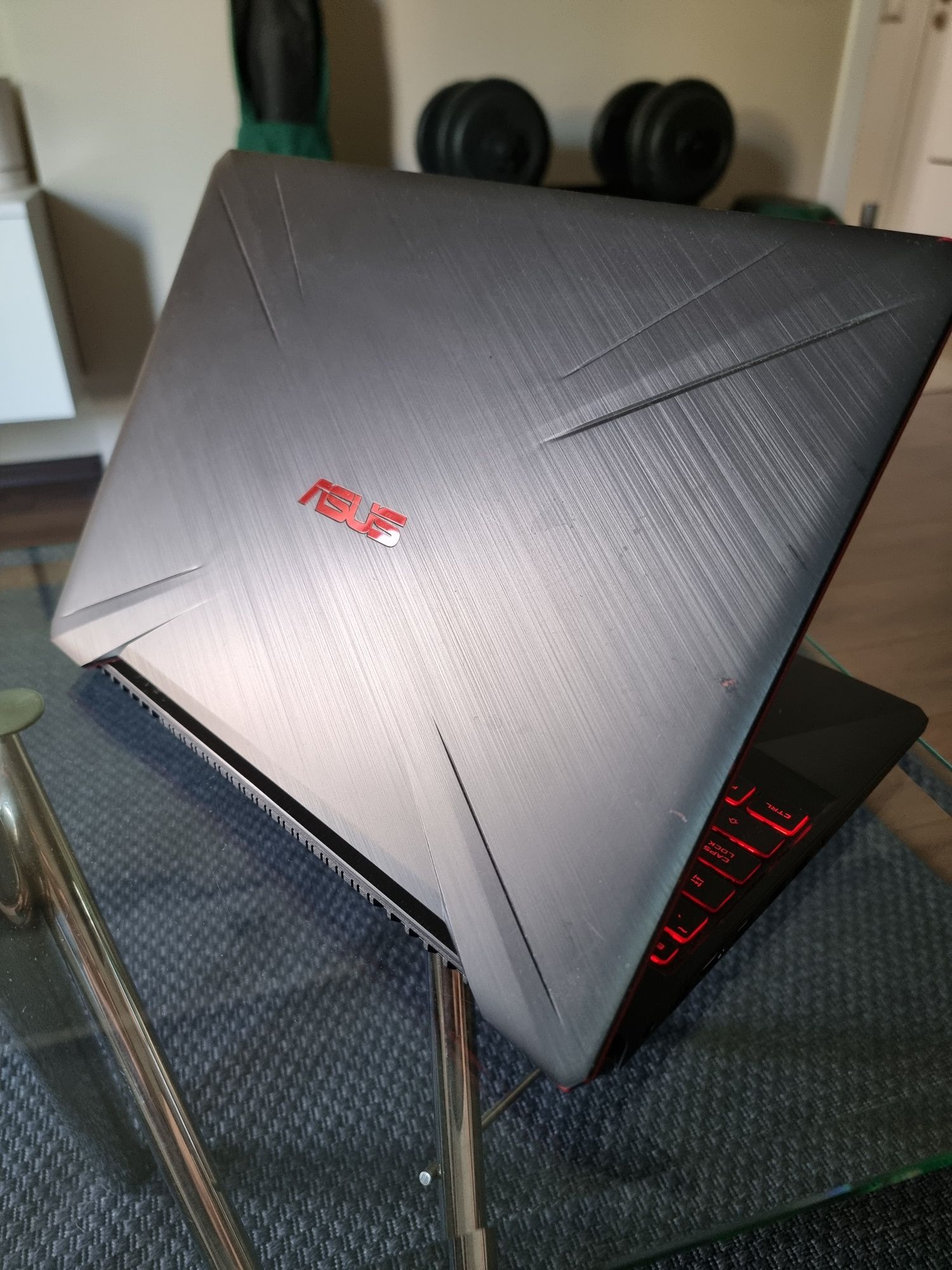 Лаптоп Asus TUF 15" FX505G в перфектно състояние работа и гейминг!