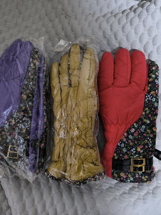 Продам женские перчатки новые.