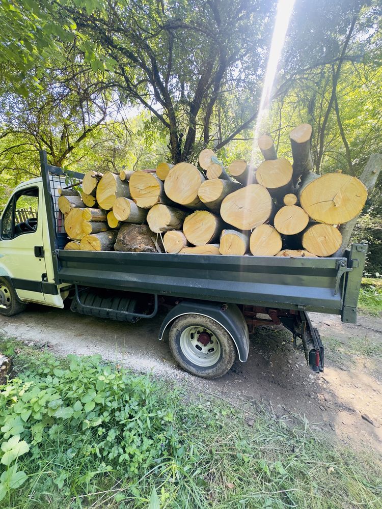 Vând lemn foc esență tare, transport inclus in pret.