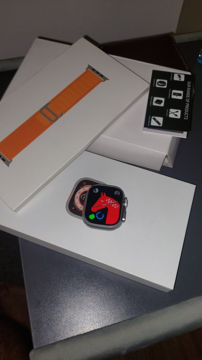 Vând Apple Watch ultra 2