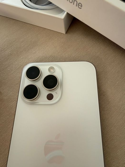 Iphone 15 Pro Max 256 GB, White Titanium, като нов!