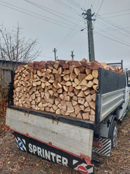 Vând lemne de stejar