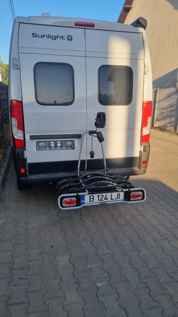Suport biciclete pe carlig
