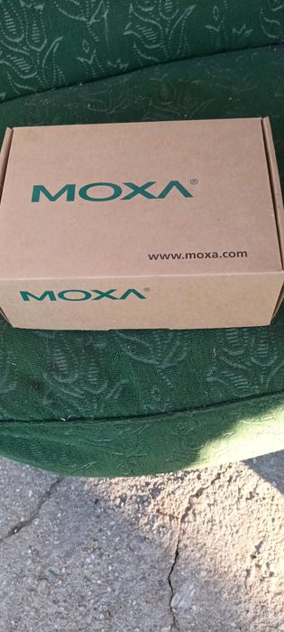 Convertor Media Moxa NPORT 5230A-T 100 Mbps, RS422/485 - RJ45