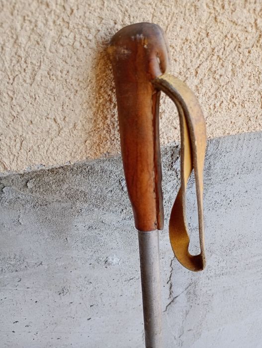 Vând bat de drumeție vintage